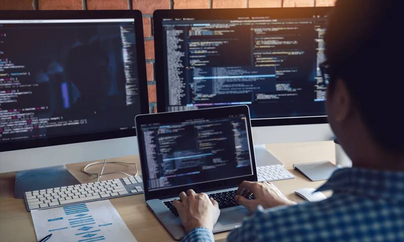 数据科学选型:R与Python如何赋能南江县网站建设?